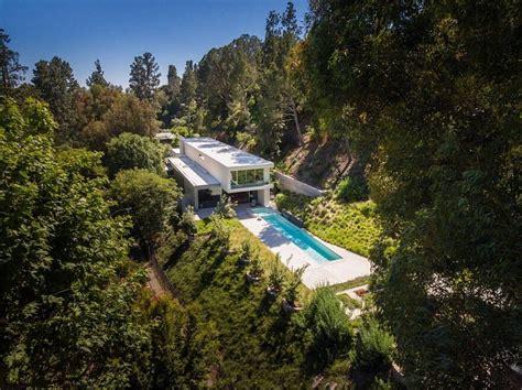 This Beverly Hills House is an Oasis that Provides a Sense of Privacy ...