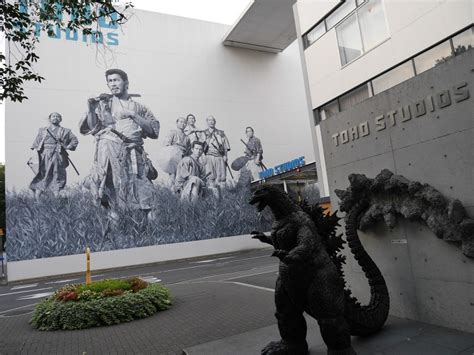 Meet Godzilla at TOHO Studios!!! | QuickHelpJapan