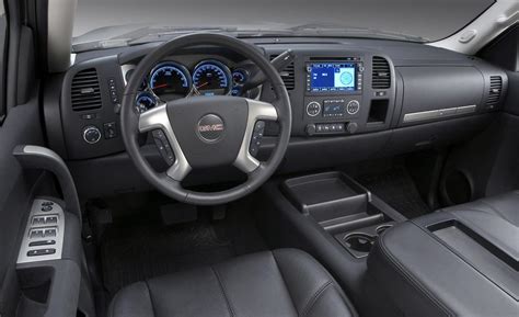 GMC SIERRA - gmc-sierra_interior_15.jpg