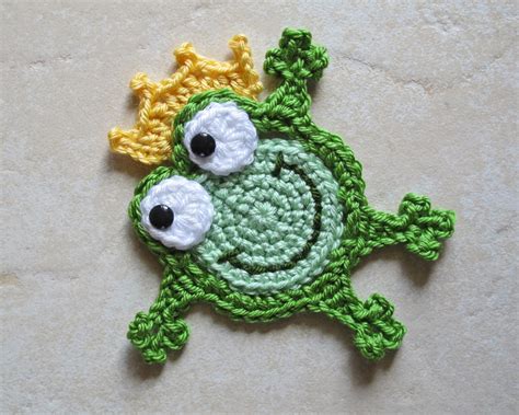 CROCHET PATTERN Hoppy Frogs a frog/frog by TheHatandI on Etsy