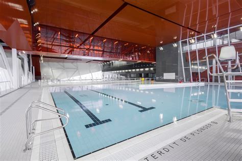 Complexe sportif Saint-Laurent by Saucier Perrotte Architectes | Sports ...