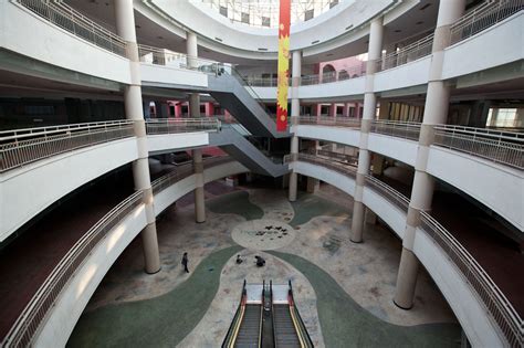 New South China Mall: The Empty Temple of Consumerism | Investigations ...