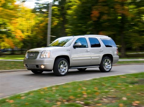 2009 GMC Yukon Denali Hybrid - GMC Luxury Hybrid SUV Review ...