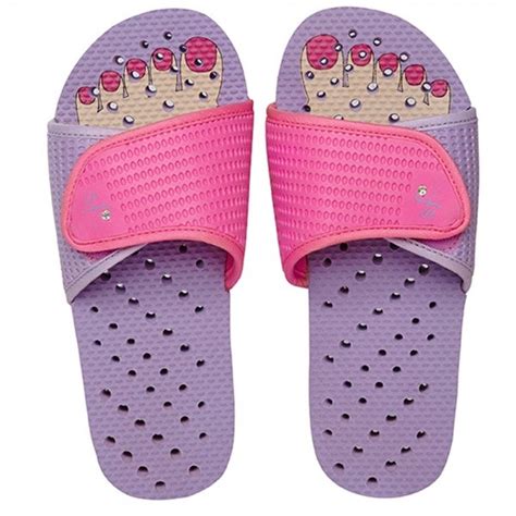 15 Cute College Shower Shoes You Need If A Communal Shower Is In Your ...