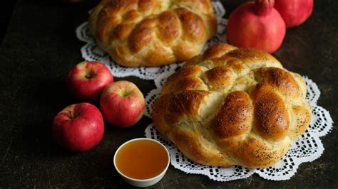 The Reason Challah Is Round For Rosh Hashanah