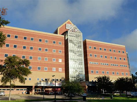 Brink of capacity: Houston hospitals now transferring COVID-19 patients to other cities