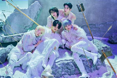 Update: TXT Excites With Rock-Inspired MV Teaser For "0X1=LOVESONG (I Know I Love You)" | Soompi