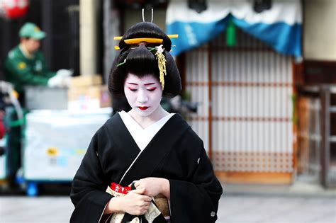 Geisha Culture in Kyoto, Japan: An Inside Look | Vogue