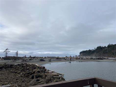 ‘I’m not going anywhere’: Quinault residents stay in Taholah despite severe storms - Medill ...