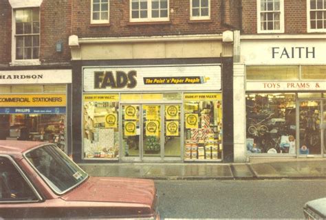 "FADS! FADS! F-A-D-S FADS!" Rubbish. | Childhood memories 70s ...