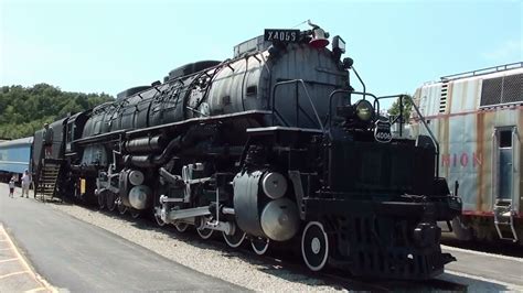 1941 Union Pacific Big Boy Locomotive #4006 - YouTube