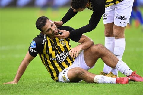 Oussama Tannane is niet voor niets het mikpunt van tackles | Trouw