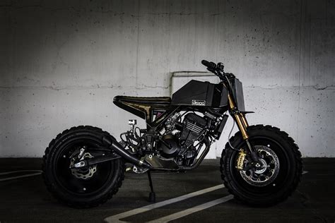 The Droog Moto Custom Kawasaki Ninja 250 R Scrambler x Street Fighter