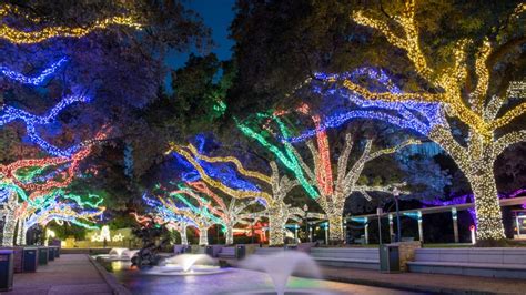 Available Friday: Tickets to Houston Zoo Lights | khou.com