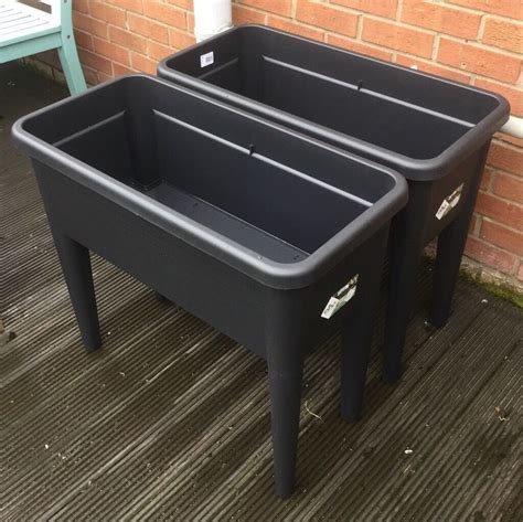 2 x Brand New Elho Black Plastic Raised Planting Boxes / Patio Grow Boxes For Plants And ...