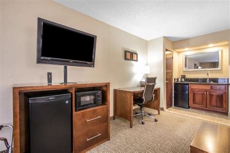 Comfort Inn - UPDATED 2017 Prices & Hotel Reviews (Livingston, AL ...