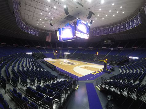 LSU Pete Maravich Assembly Center | Sports Floors, Inc.