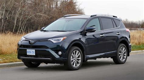 2017 Toyota RAV4 Test Drive Review | Expert Reviews | AutoTrader.ca