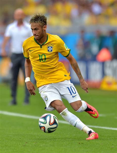 Neymar Photos Photos - Brazil v Chile: Round of 16 - 2014 FIFA World ...