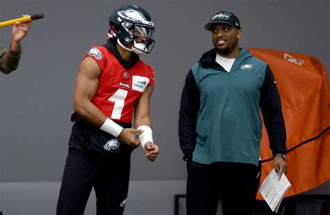 Why Eagles’ Brian Johnson believes ‘feel’ and flexibility will be important for the offense - nj.com