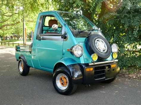 Vehicle - 1996 DAIHATSU Midget II