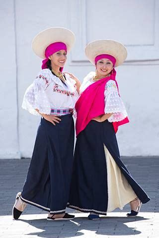 Danza Ecuatoriana | Native american women, Traditional dresses, Traditional outfits