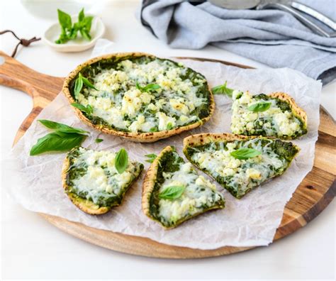 20 Minute Spinach Pesto Pizza Using Pita Bread As The Base