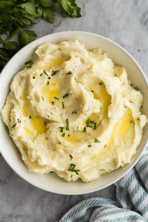 Creamy Garlic Mashed Potatoes recipe - The Recipe Rebel