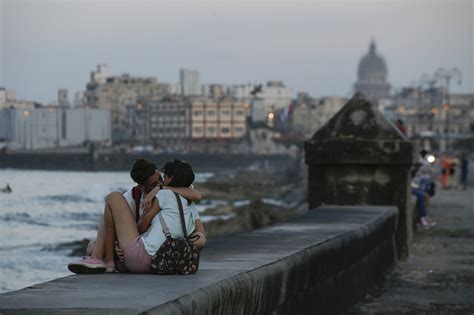 Malecón in Havana - Los Angeles Times