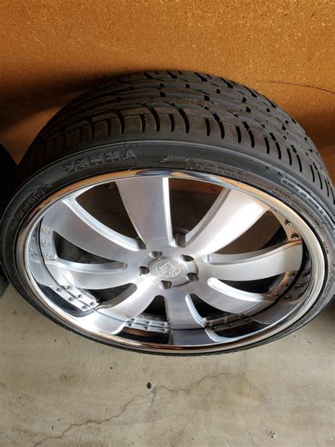 22 inch Chrome Staggered 3 Piece Rims for Sale in Santa Ana, CA - OfferUp