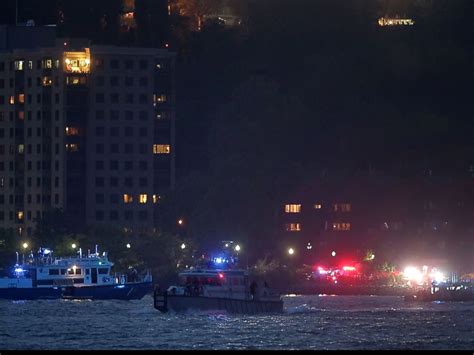 Officials to Lift Plane Wreckage From Hudson River in Crash ...