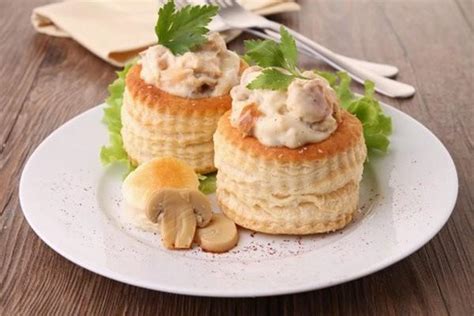 Recette Vols au vent de poulet aux champignons - 750g.com