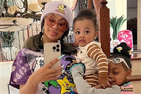 Cardi B Snaps Sweet Mirror Selfie with Son Wave and Daughter Kulture: 'All I Need' - Yahoo Sports