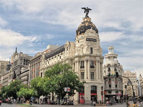 See the Major Landmarks of Madrid - live online tour from Madrid