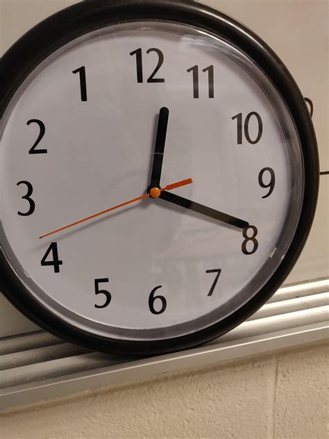 A counterclockwise clock : r/mildlyinteresting