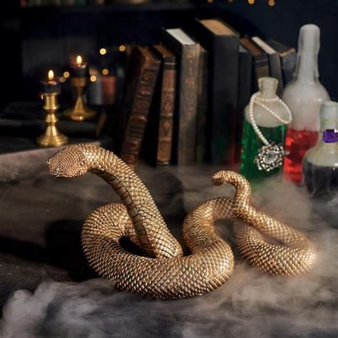 26 Edgy Snake Halloween Decor Ideas - Shelterness