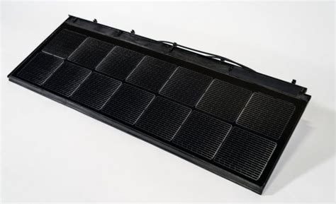 CertainTeed debuts new Solstice solar shingle, all-black panel | Solar ...