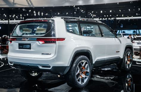 Jeep's plug-in hybrid SUV concept debuts with a ~40 miles all-electric range | Electrek