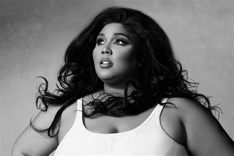 Lizzo Keeps ‘Chasing the Music‘ in 'Love, Lizzo' Documentary Trailer