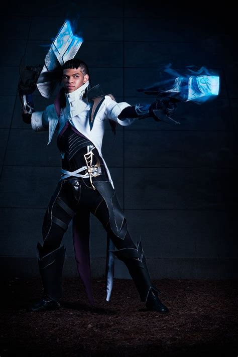 Lucian Cosplay League of Legends | Cosplay league of legends, League of ...