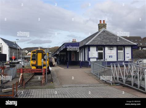 Kyle of lochalsh railway hi-res stock photography and images - Alamy