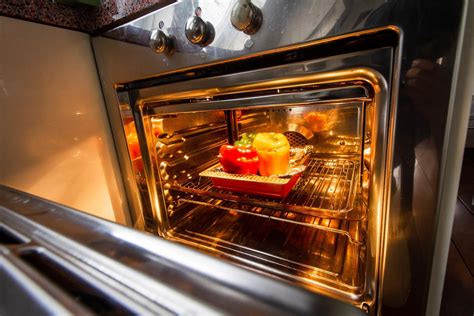 Backofen-Tür nach dem Backen offen lassen? So nutzt du die Hitze am besten