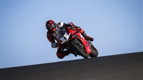 New Panigale V4 R Ducati - This is Racing