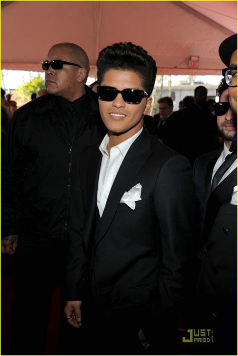 Bruno Mars: Grammys Performance with B.o.B & Janelle Monae!: Photo 2519562 | 2011 Grammy Awards ...