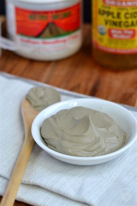 3 Amazing DIY Bentonite Clay Face Mask Recipes for Problem Skin