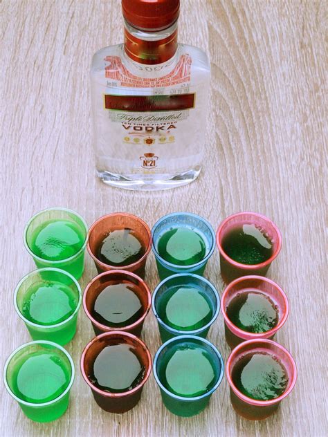 The Perfect Vodka Jell-O Shot Recipe (Plus 65+ Flavor Combos) - Delishably