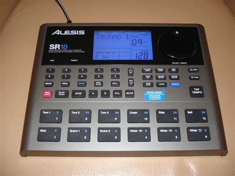 Test: Alesis SR18 - AMAZONA.de