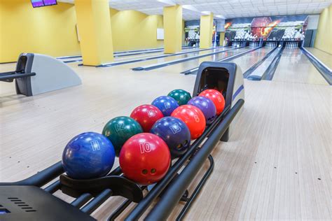 How Many Players Are on a Bowling Team? How Bowling Leagues Work