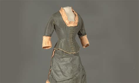 About – Vassar College Costume Collection
