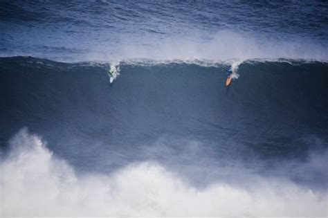 Surfing Giant Waves (23 pics)